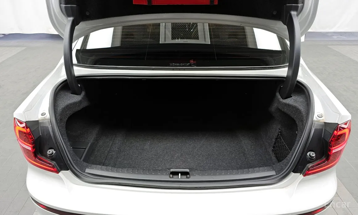 Фото 20 - Volvo S60