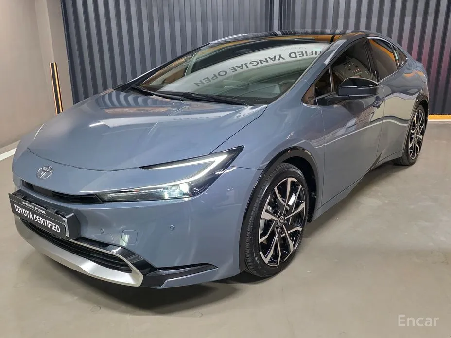 Фото 1 - Toyota Prius