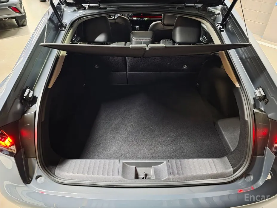 Фото 17 - Toyota Prius