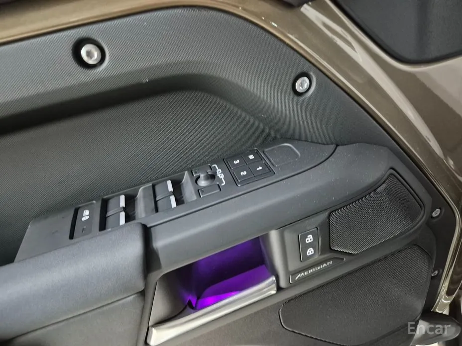 Фото 17 - Land Rover Defender