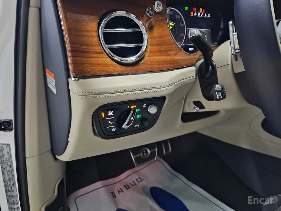 Фото 15 - Bentley Bentayga