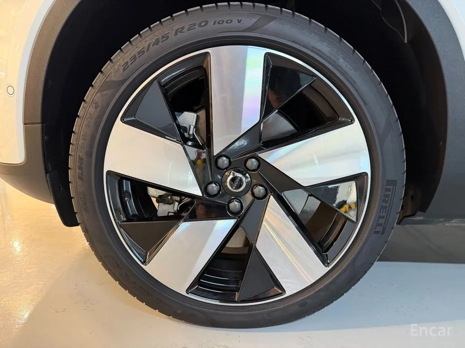 Фото 5 - Volvo C40