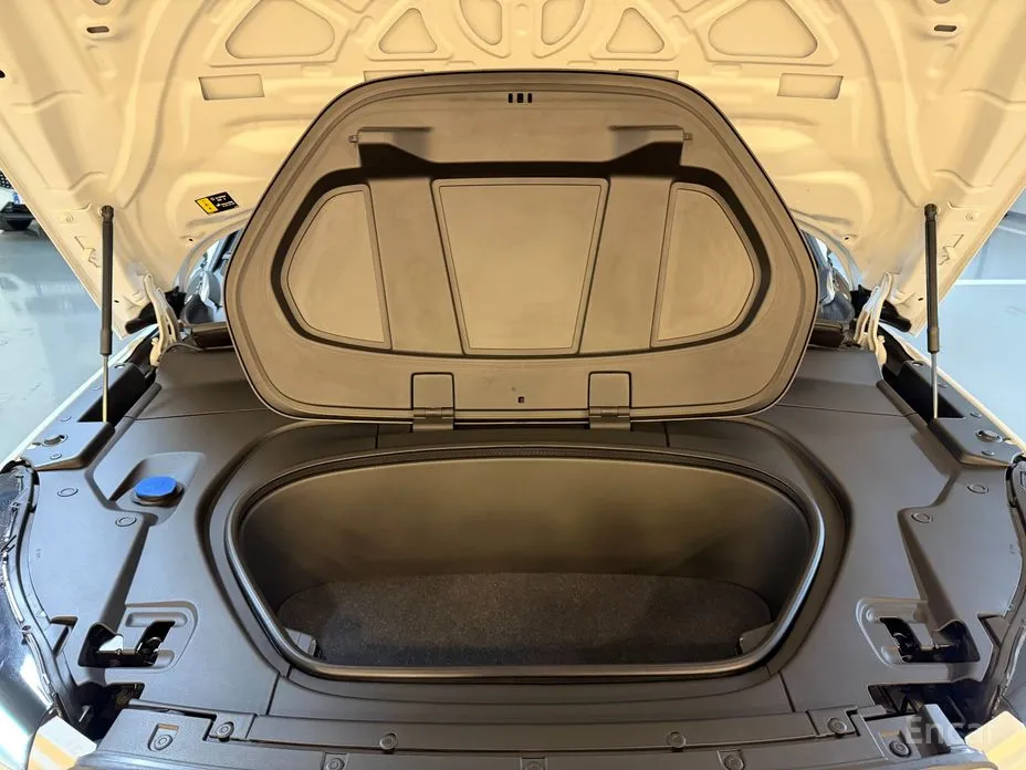 Фото 6 - Volvo C40