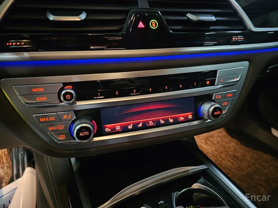 Фото 15 - BMW 7 Series