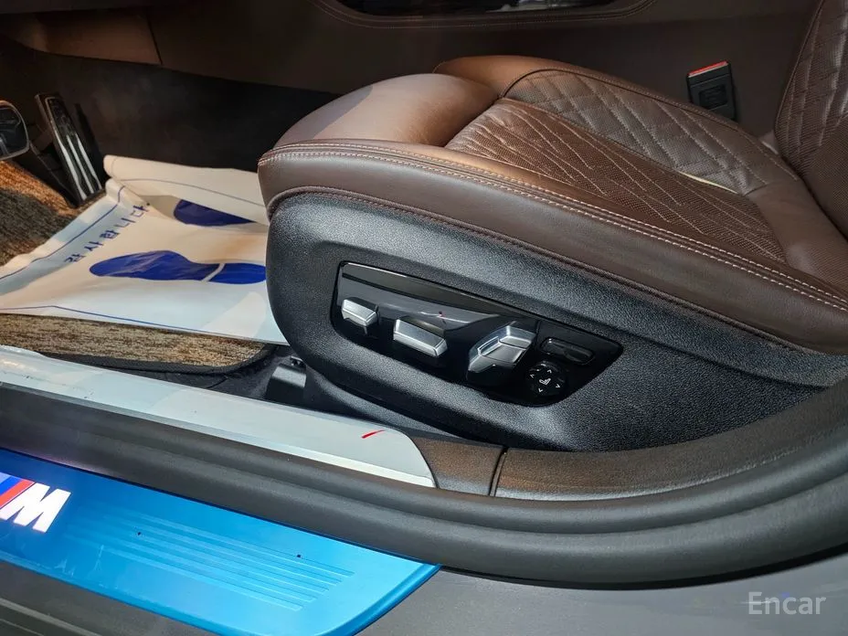 Фото 17 - BMW 7 Series