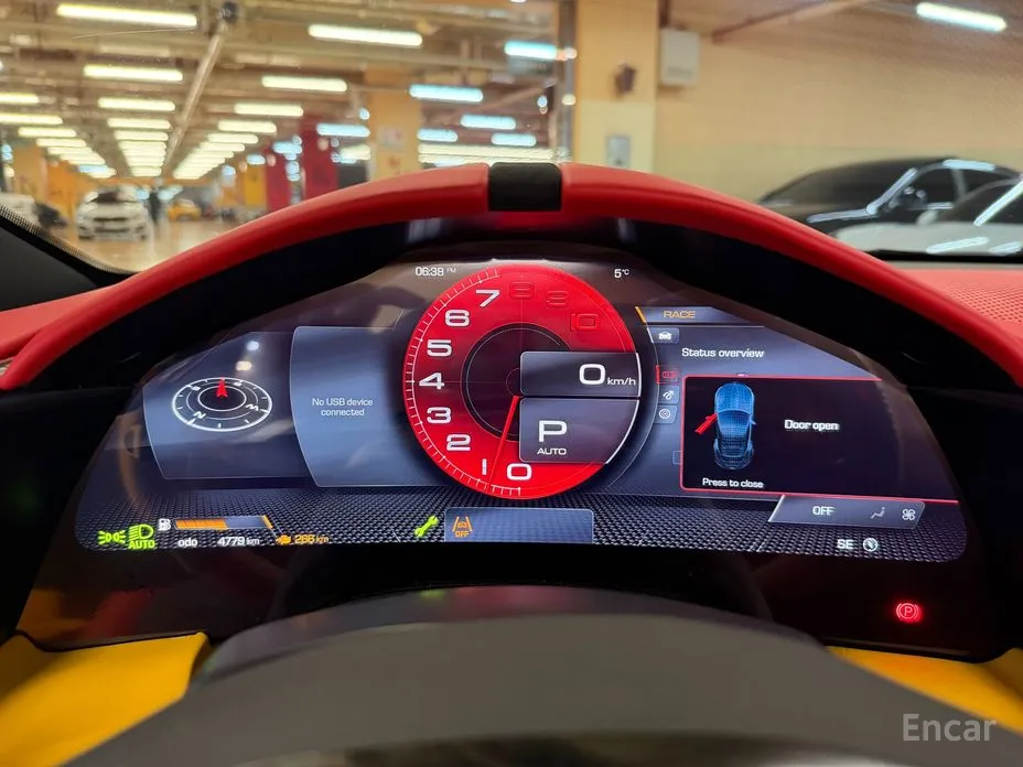 Фото 10 - Ferrari Roma