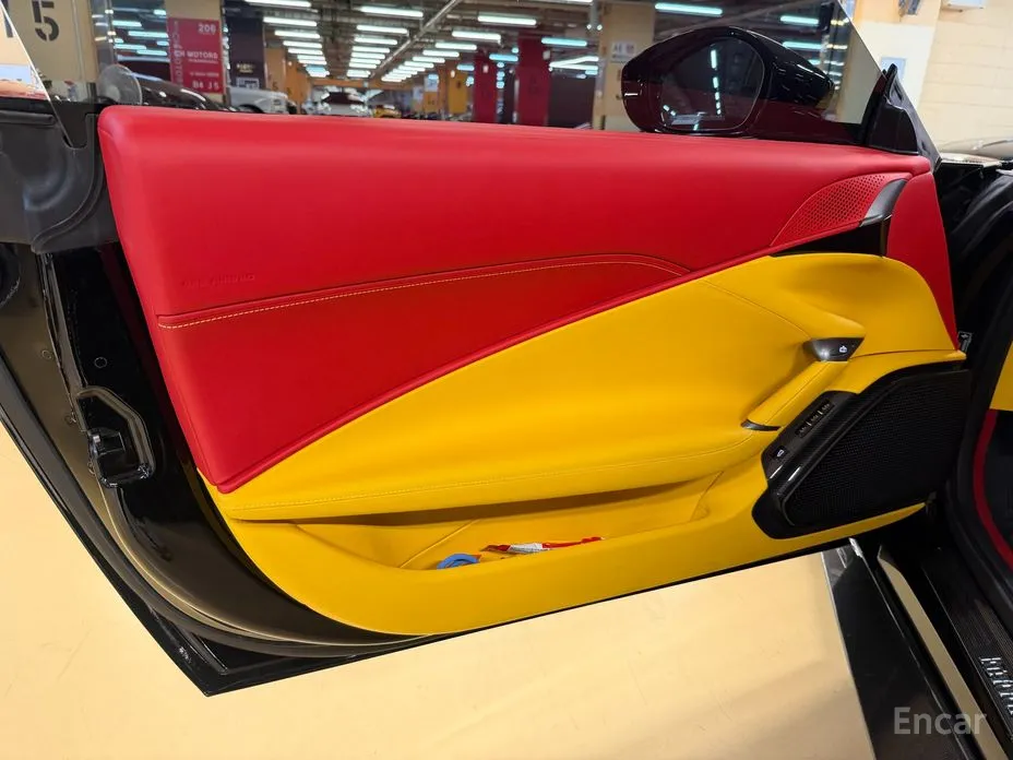 Фото 14 - Ferrari Roma