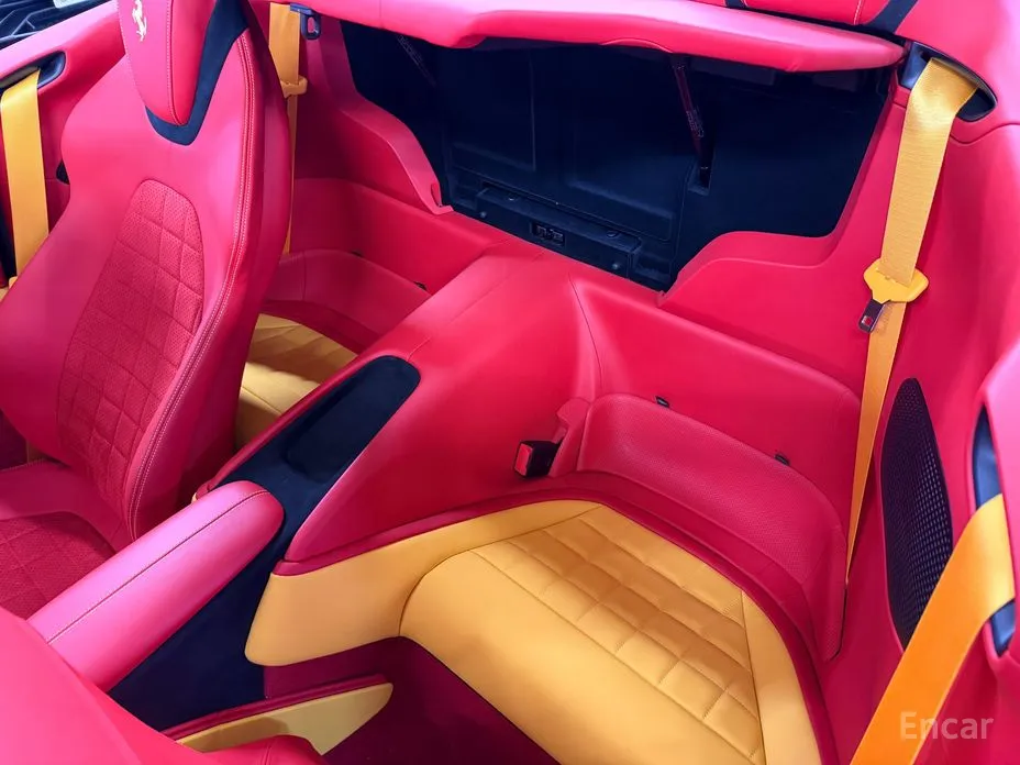 Фото 18 - Ferrari Roma