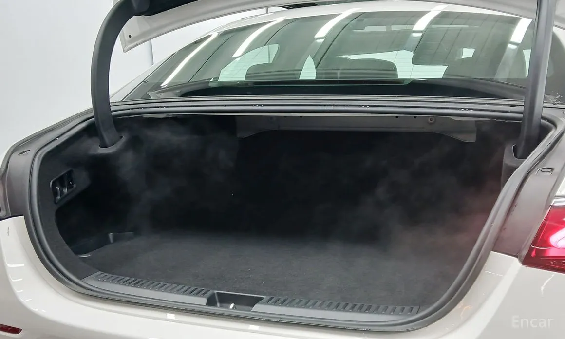 Фото 11 - Mercedes-Benz E-Class