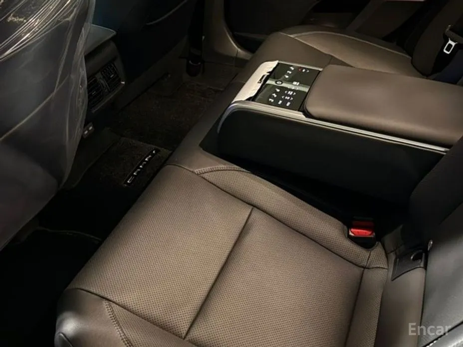 Фото 12 - Toyota Camry