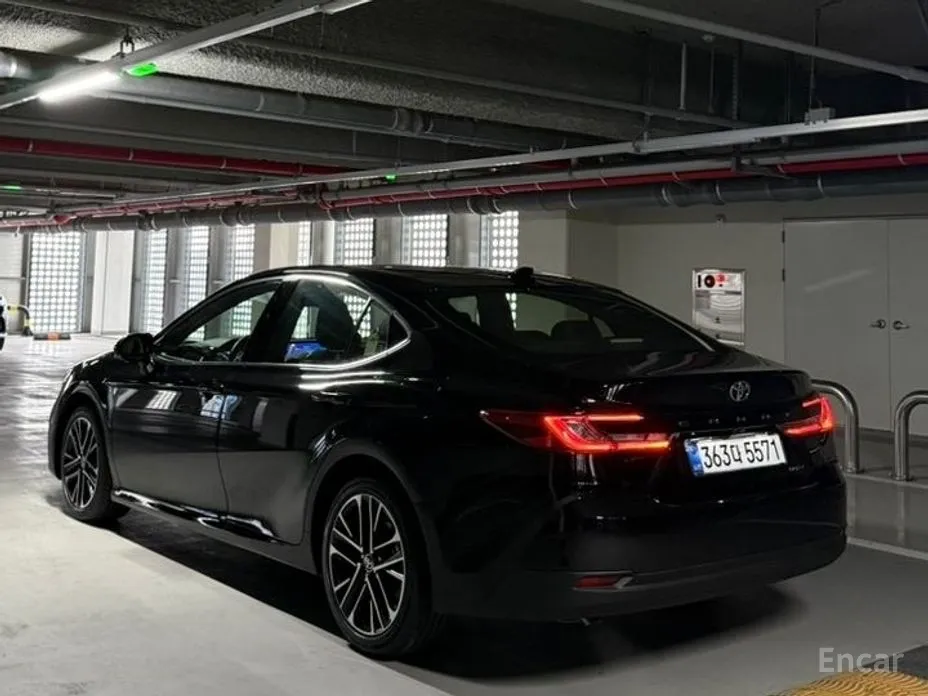 Фото 3 - Toyota Camry