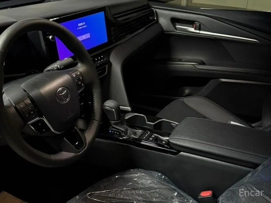 Фото 8 - Toyota Camry