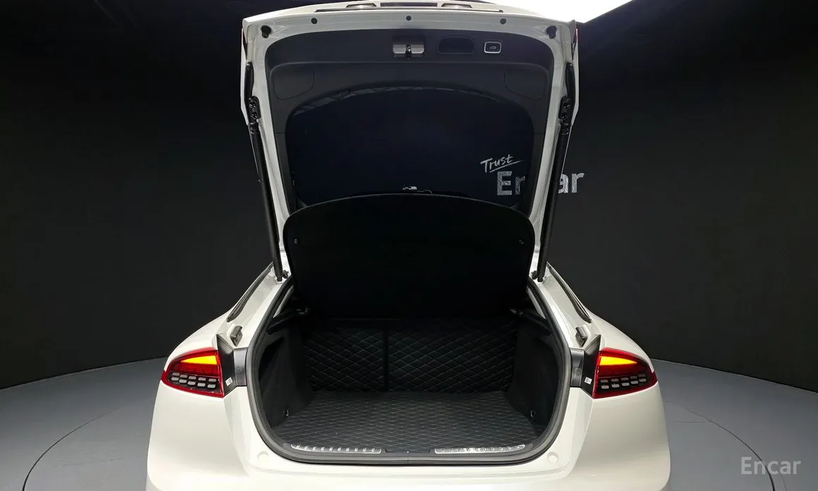 Фото 19 - Kia Stinger