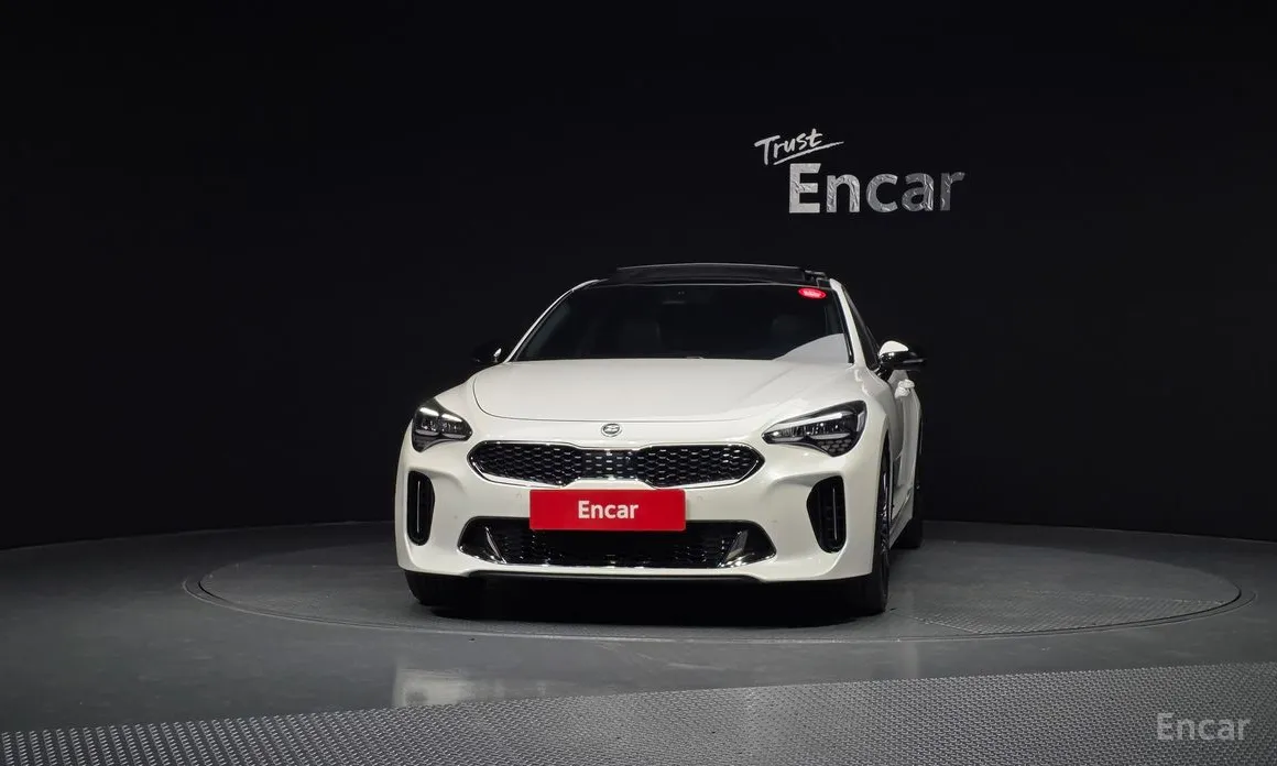 Фото 3 - Kia Stinger