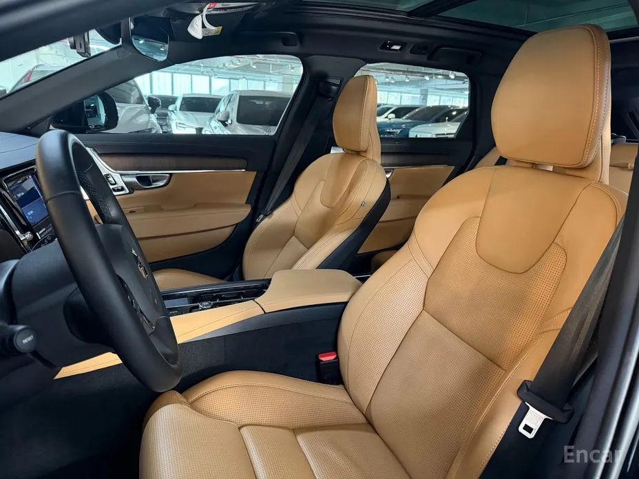 Фото 10 - Volvo V90