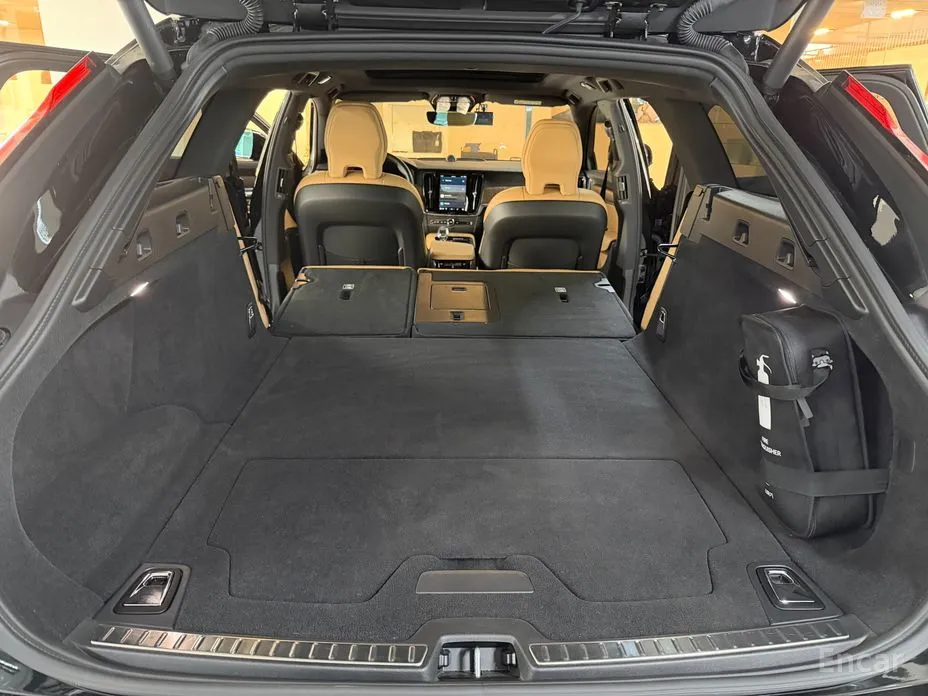 Фото 12 - Volvo V90