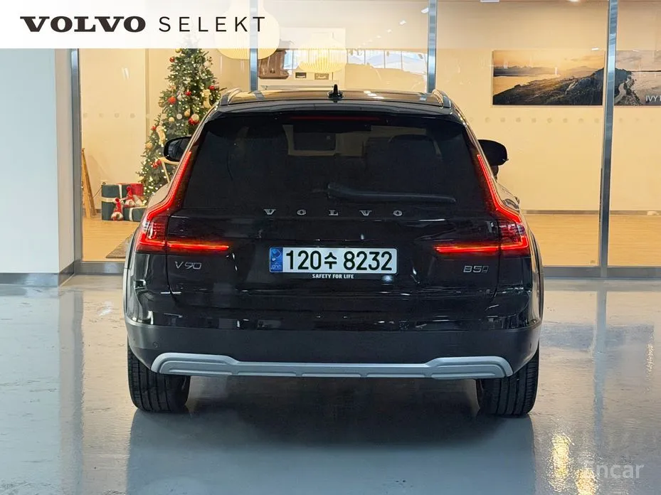 Фото 4 - Volvo V90