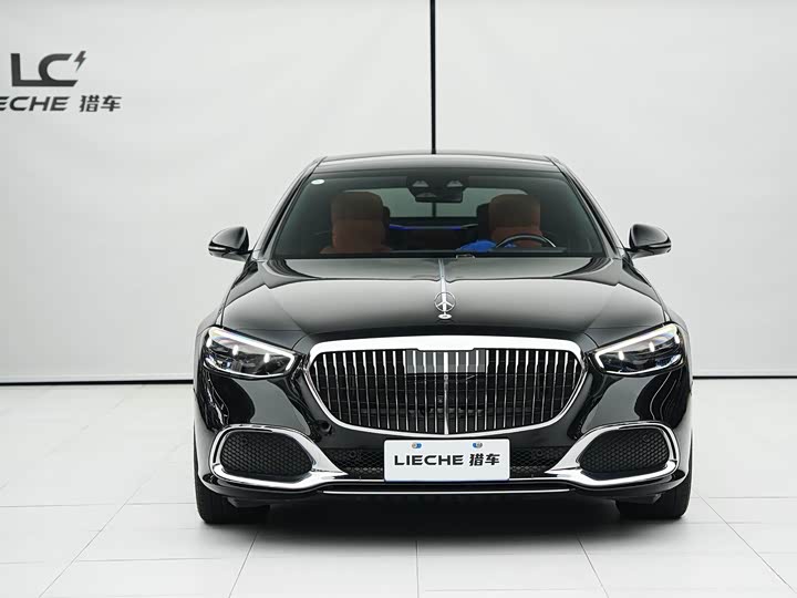 Фото 2 - Mercedes-Benz Maybach S-Class