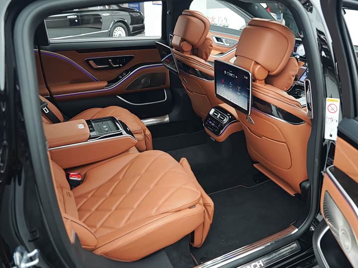 Фото 8 - Mercedes-Benz Maybach S-Class