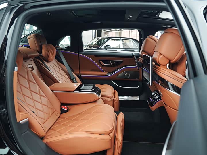 Фото 9 - Mercedes-Benz Maybach S-Class