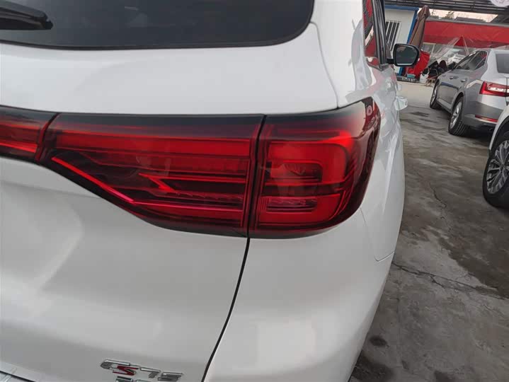 Фото 8 - Changan CS75