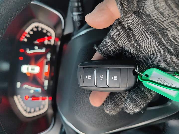 Фото 9 - Changan CS75