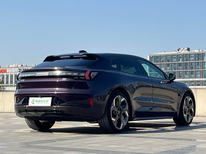 Фото 4 - Zeekr 001