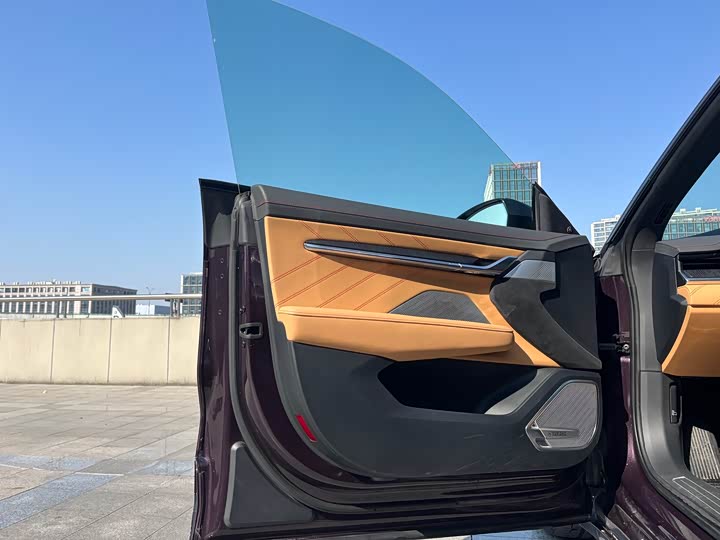 Фото 8 - Zeekr 001