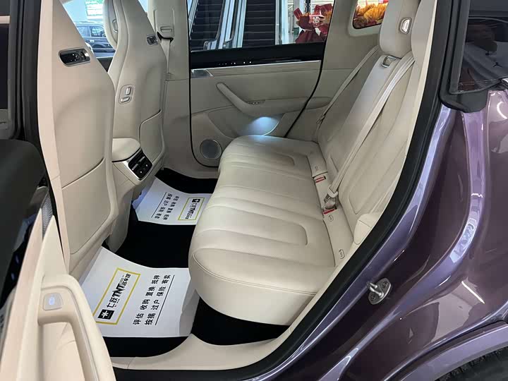 Фото 7 - Luxeed R7