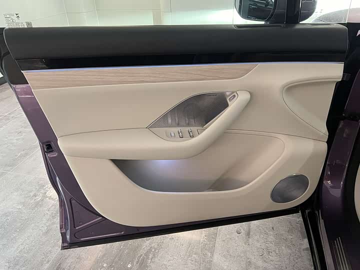 Фото 9 - Luxeed R7