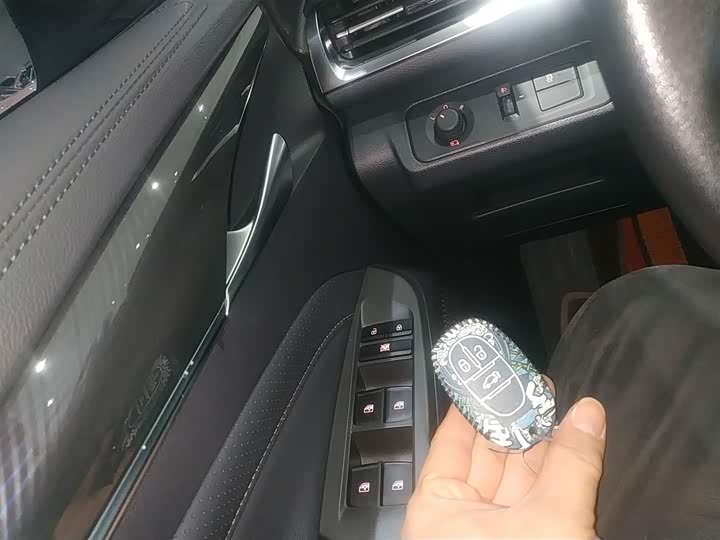 Фото 9 - Maxus G50