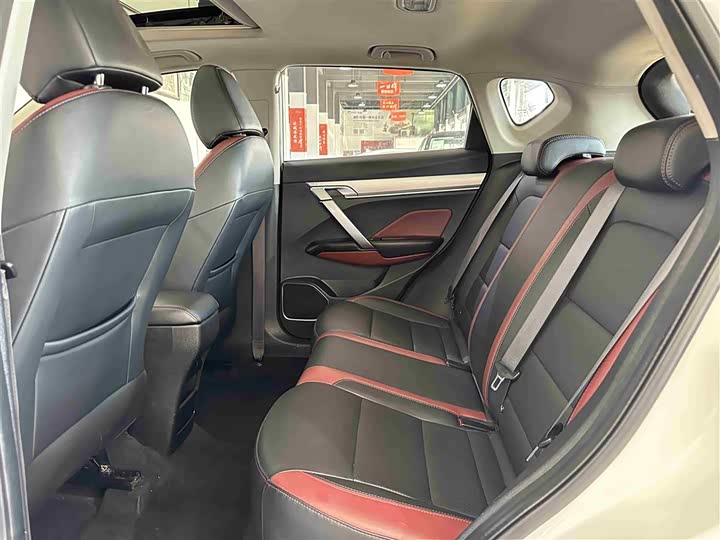 Фото 5 - Geely Coolray