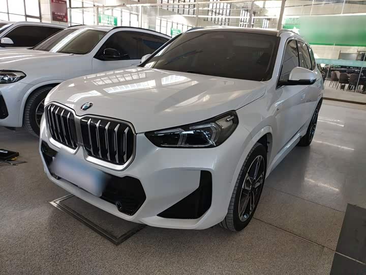 Фото 2 - BMW X1