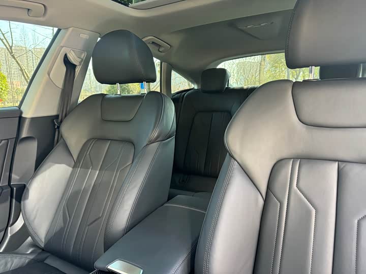 Фото 8 - Audi A7