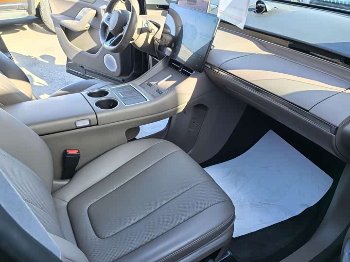 Фото 4 - Luxeed R7