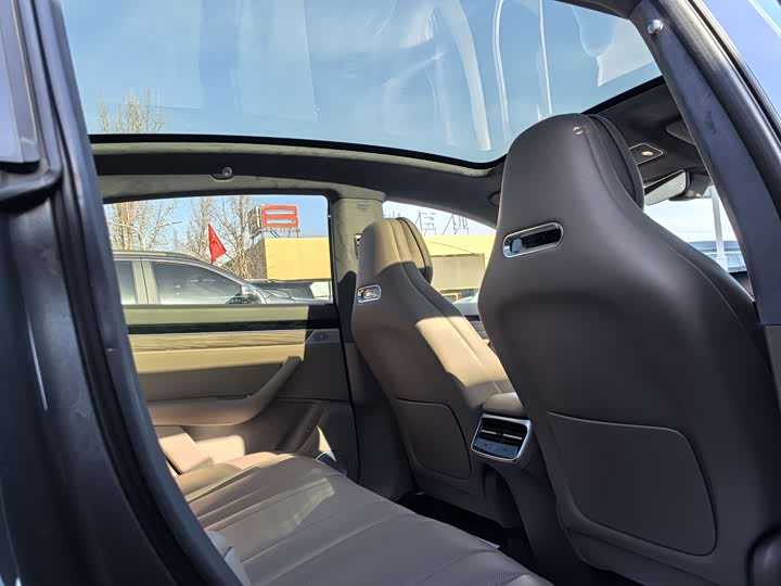 Фото 5 - Luxeed R7