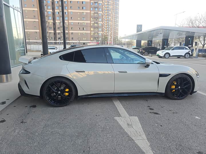 Фото 4 - Xiaomi SU7