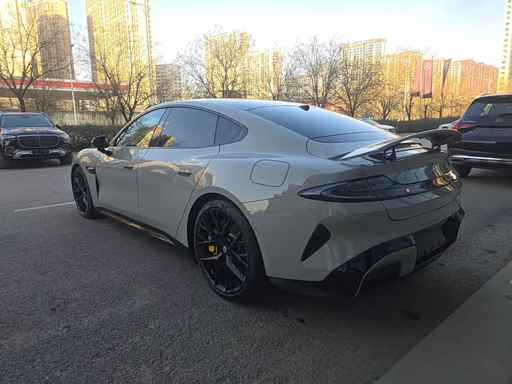 Фото 7 - Xiaomi SU7