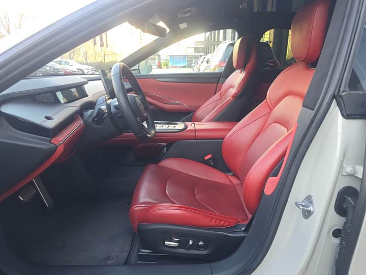 Фото 9 - Xiaomi SU7