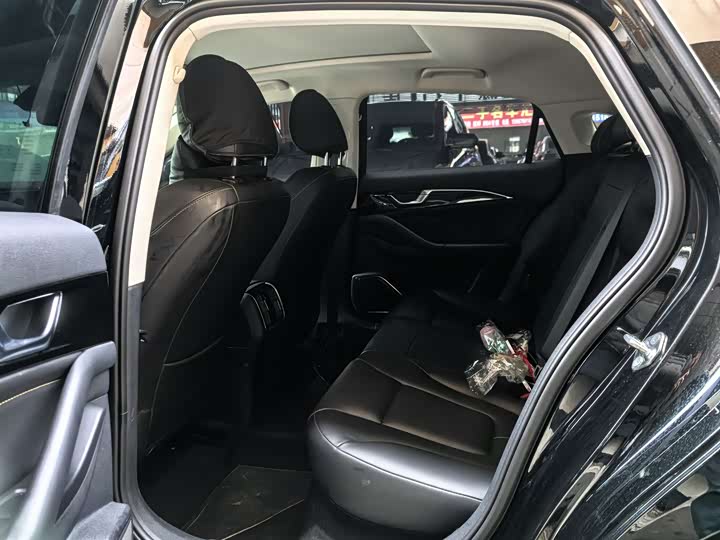 Фото 5 - Bestune B70