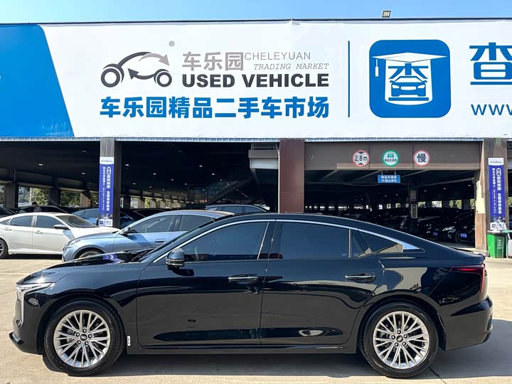 Фото 7 - Bestune B70