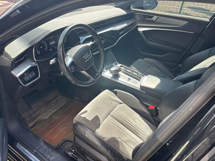 Фото 4 - Audi A6L