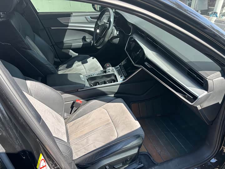 Фото 6 - Audi A6L