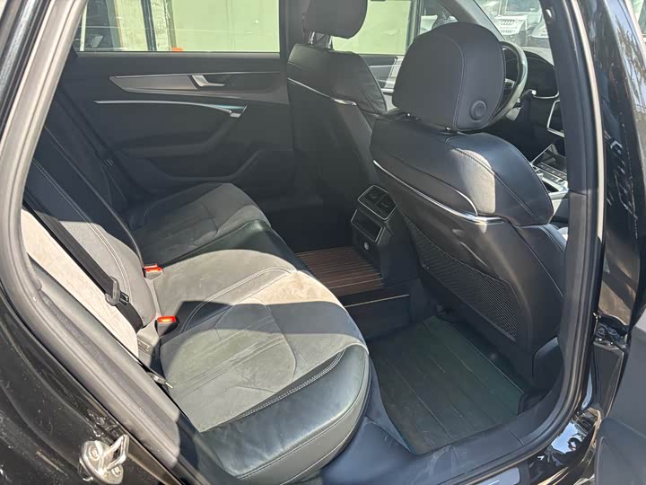 Фото 7 - Audi A6L