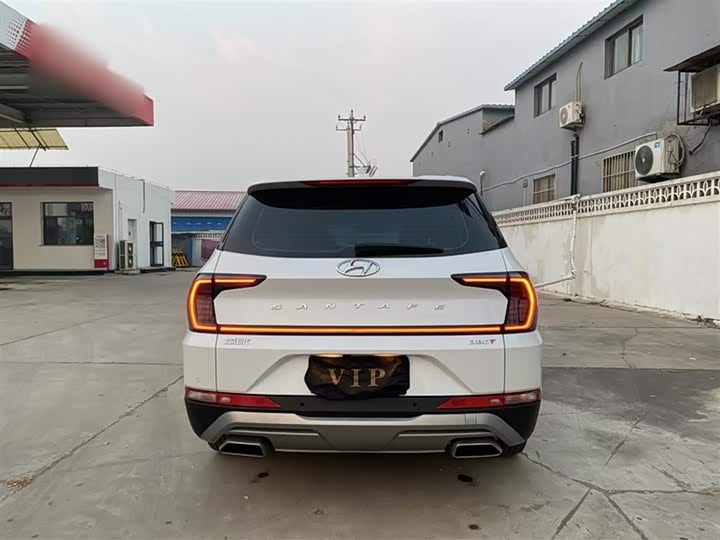 Фото 6 - Hyundai Santa Fe