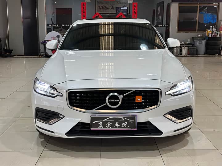 Фото 2 - Volvo S60