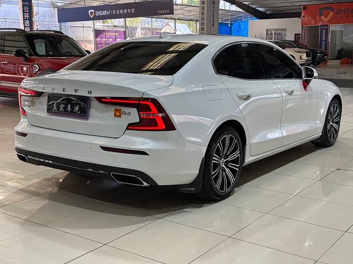 Фото 5 - Volvo S60