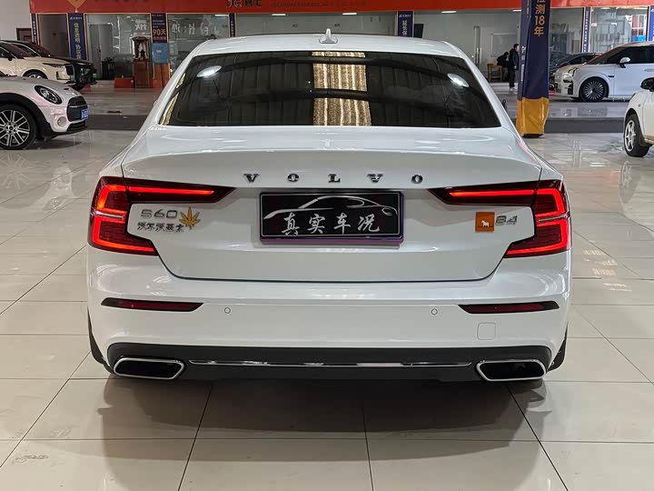 Фото 6 - Volvo S60