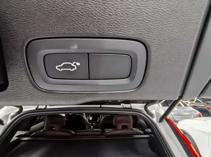 Фото 6 - Volvo XC60