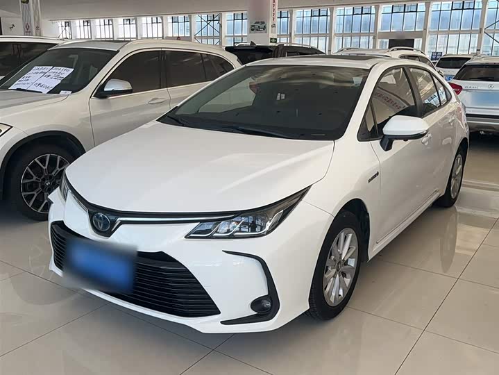 Фото 2 - Toyota Corolla